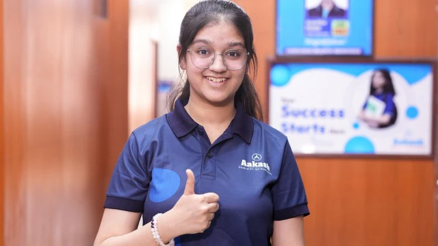 Avika-Aggarwal-AIR-51 Only Girl Topper